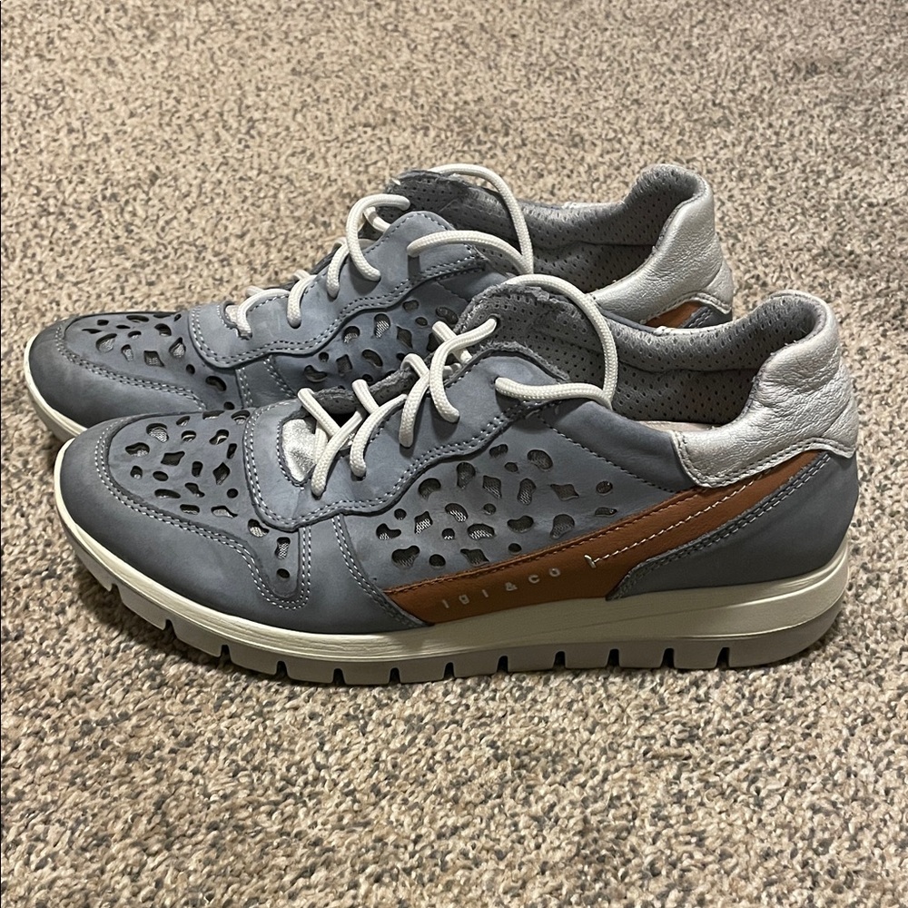 Tsubo Gray and Brown Women's Sneakers